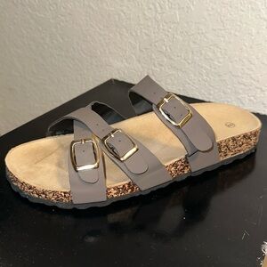 Women’s Sandals 9M